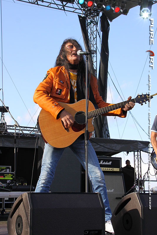 Ken Hensley — archive photograph 23